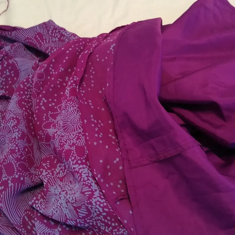 Ellie women's size medium purple paisley sleeveless dress. Classy.